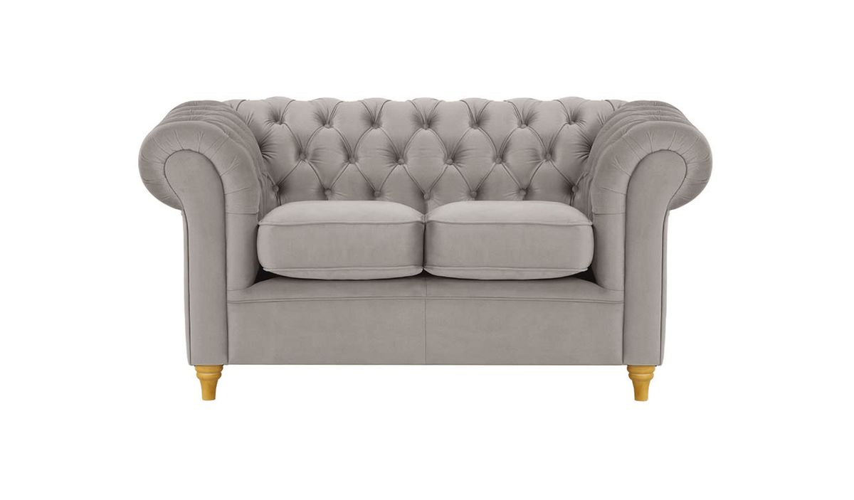 Canapé deux places Chesterfield, gris éléphant - Velluto 17, Couleur des pieds: Chêne clair