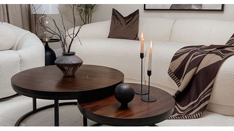 Table basse dans le salon – Comment l'harmoniser avec le reste de la décoration ?