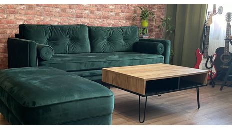 Beige ou vert bouteille ? Comparaison des couleurs de canapé les plus tendance