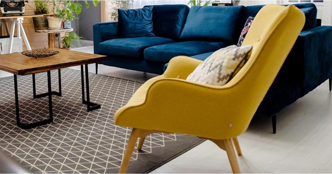Comment faire sensation avec un fauteuil de couleur audacieuse