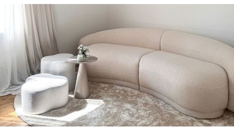 Le retour des courbes : des canapés sculpturaux qui redéfinissent la détente