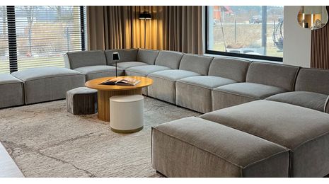 Canapés d’angle gain de place pour salons compacts