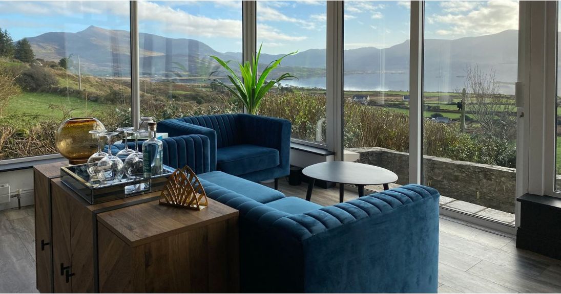 Décor Dopamine : comment les canapés colorés peuvent améliorer votre humeur